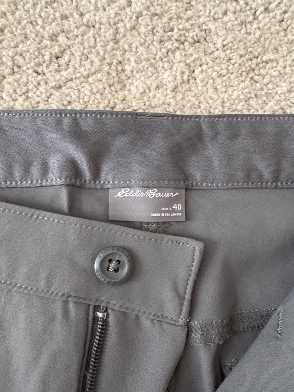 Columbia Men's Gray Cargo Shorts with Zip Pocket - Picture 5 of 8